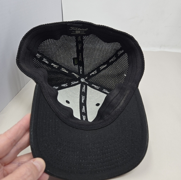 Titleist FJ Pro V1 Black Golfing Casual Hat Sz Med To Large White Lettering Mesh - Picture 6 of 9